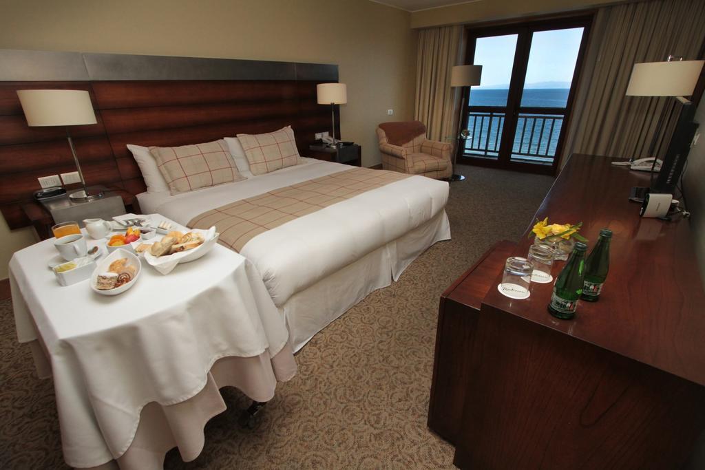 Radisson Hotel Puerto Varas Oda fotoğraf A room at the Hilton Mauritius Resort