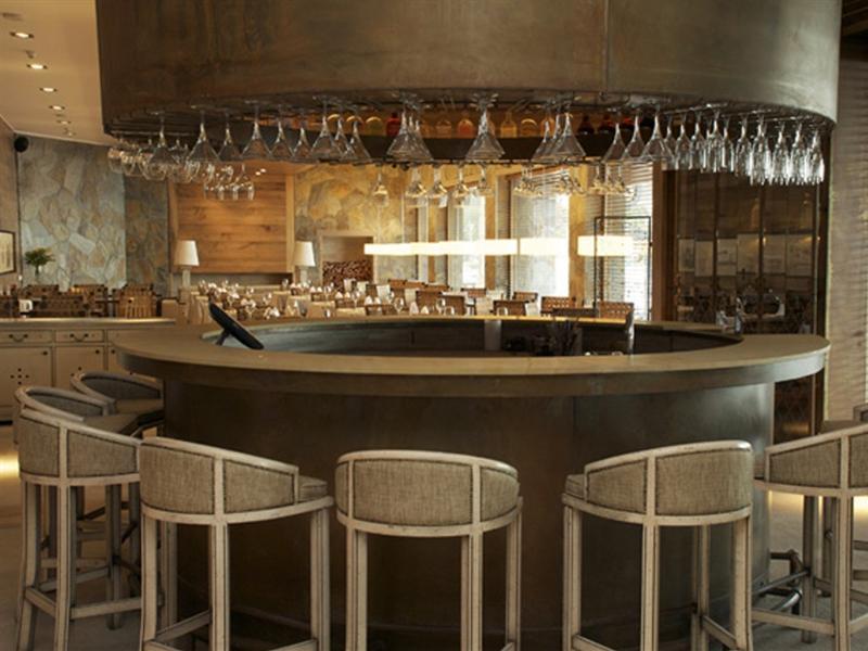 Radisson Hotel Puerto Varas Dış mekan fotoğraf The bar at the restaurant