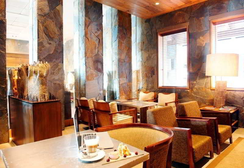 Radisson Hotel Puerto Varas Dış mekan fotoğraf The interior of the lounge