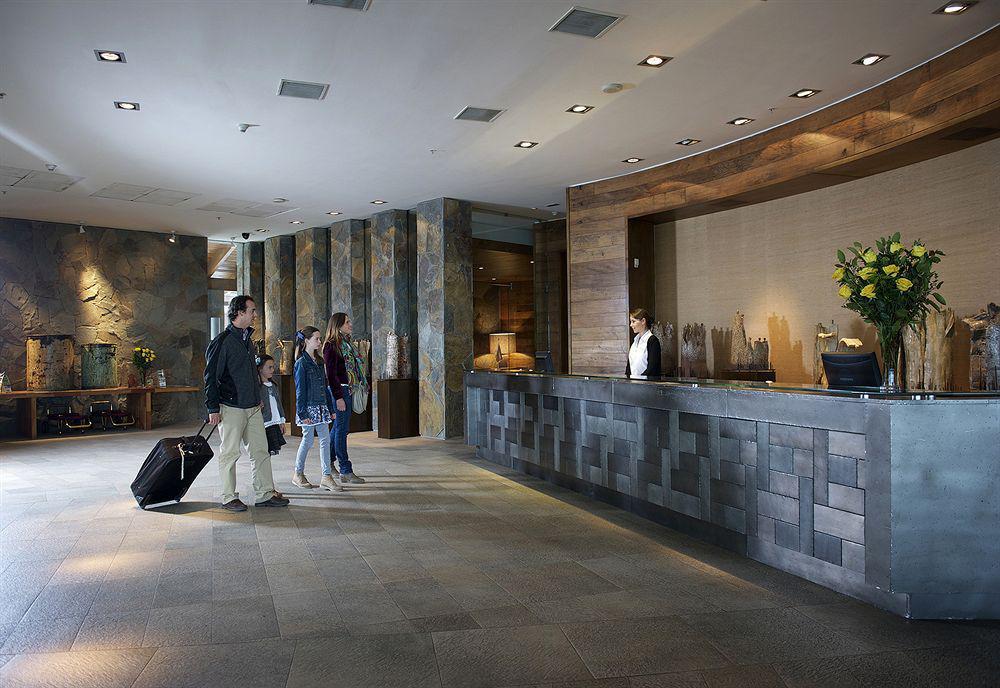 Radisson Hotel Puerto Varas Dış mekan fotoğraf The lobby of the hotel